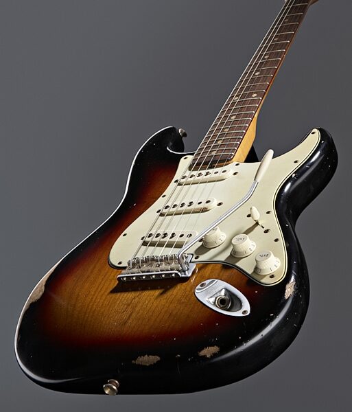 Fender Road Worn '60s Stratocaster Electric Guitar (with Gig Bag), 3-Color Sunburst Closeup