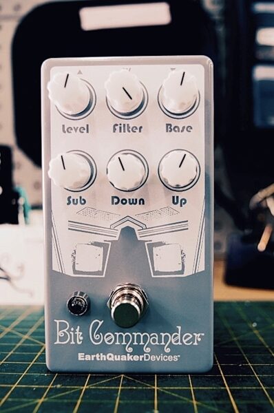 EarthQuaker Devices Bit Commander V2 Octave Synthesizer Pedal, New, glam