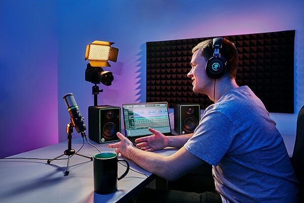 Mackie Creator Bundle, New, In Use: Podcasting